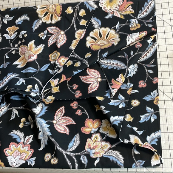 Better Homes & Gardens black screen print cotton fabric w vibrant floral print - Picture 8 of 9